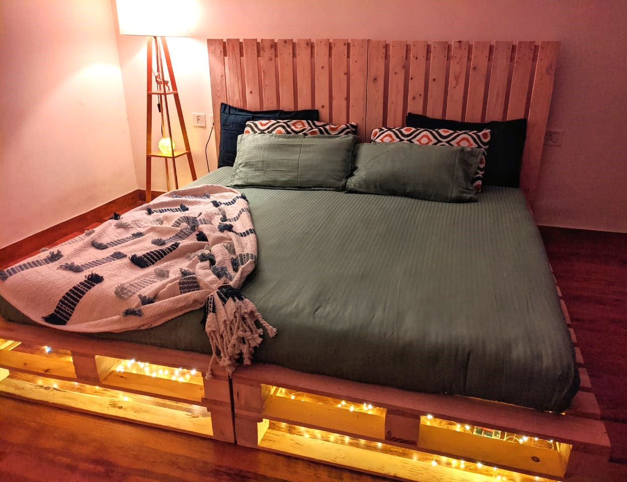 Naira Pallet Bed