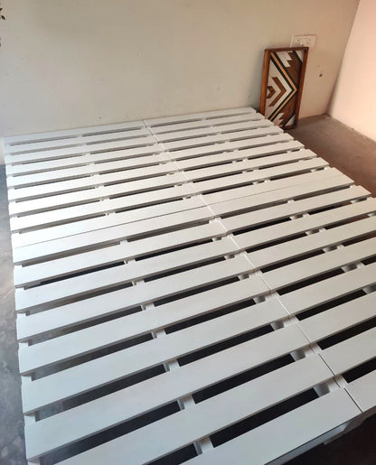 Mindi Pallet Bed