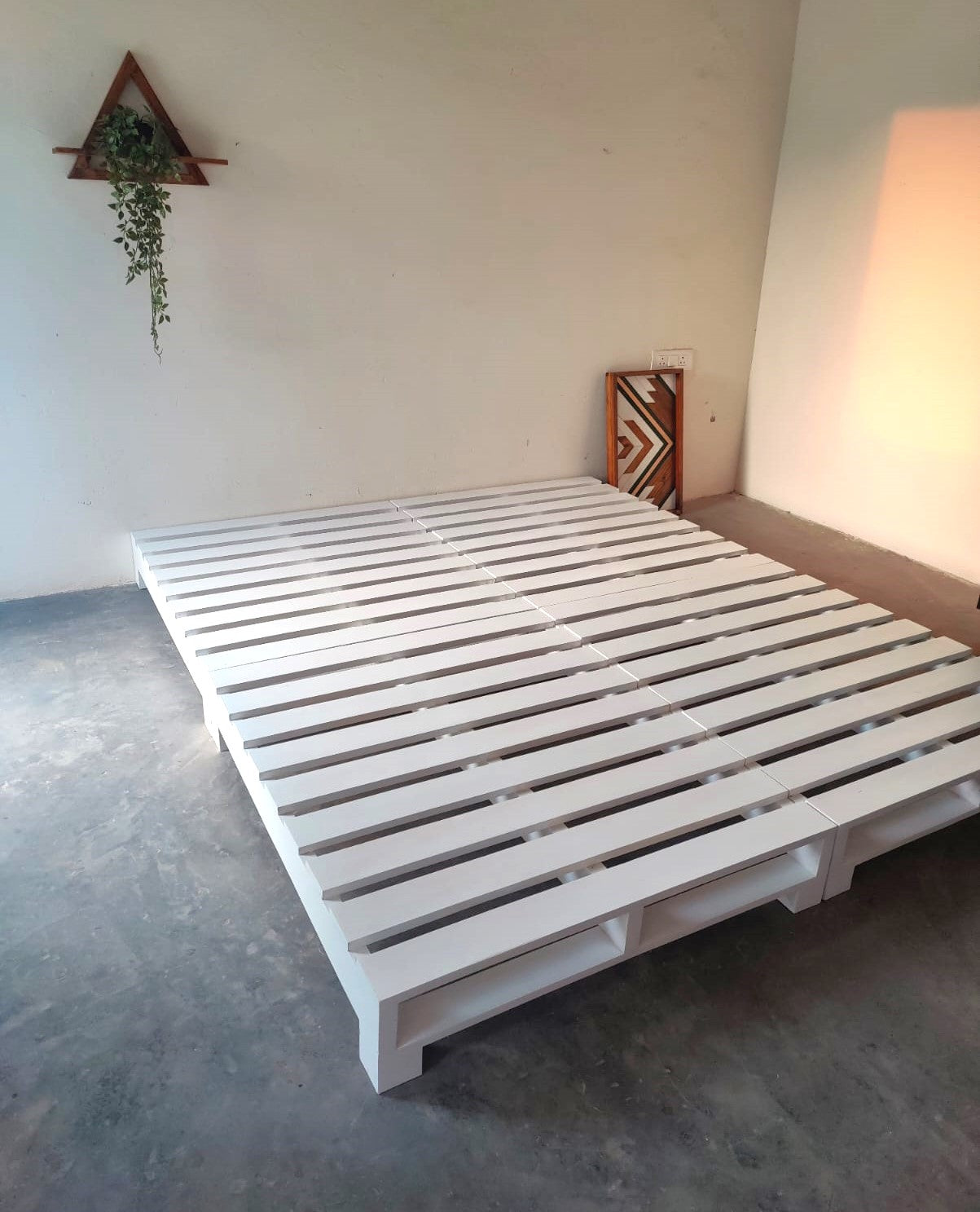 Mindi Pallet Bed